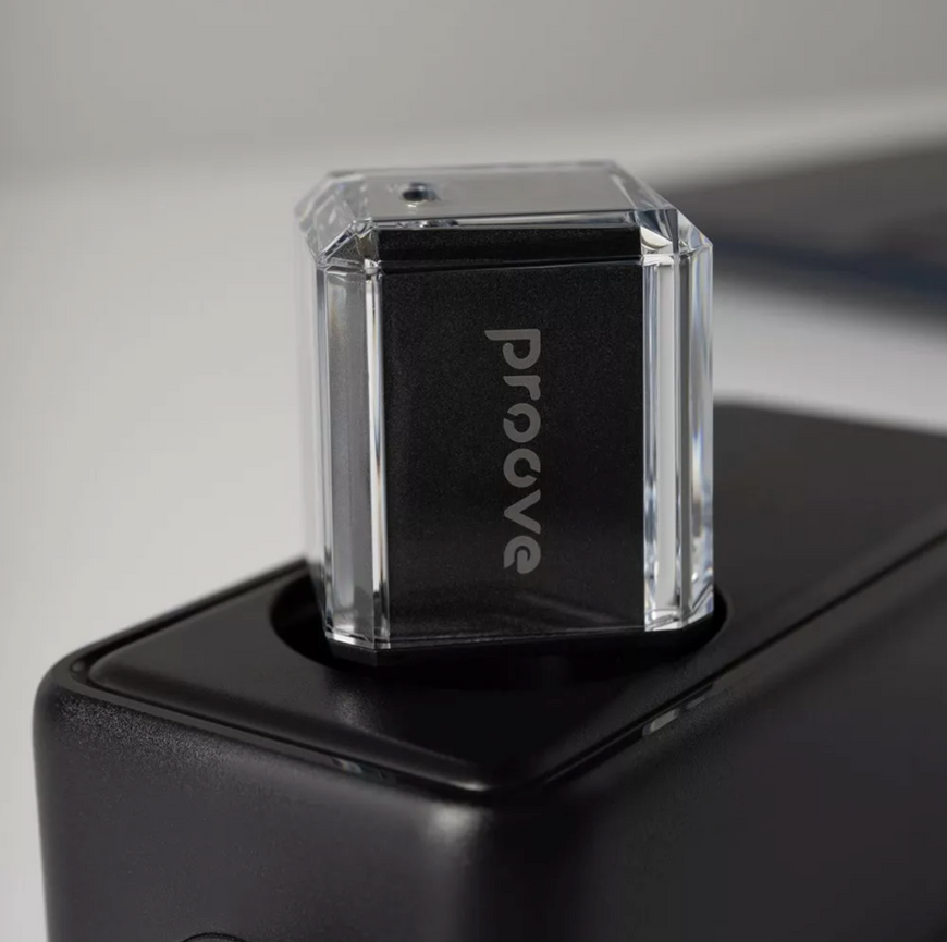 Сетевое зарядное устройство с поддержкой быстрой зарядки Proove Pure GaN 30W (Type-C). Компактный зарядный адаптер для смартфонов и повербанков 0189 фото