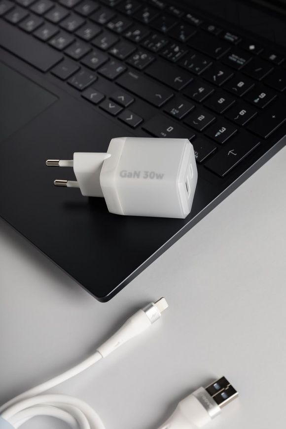 Зарядний пристрій Proove Pure GaN 30W з підтримкою швидкого заряджання для iPhone, Android та павербанків 0188 фото